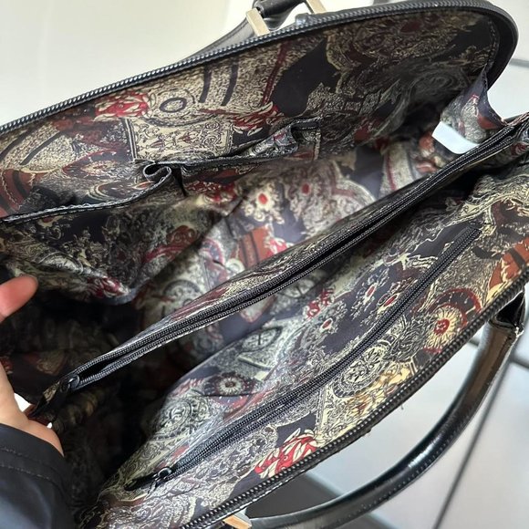 1990s Vintage M.C. Leather Croc Handbag with Silver Heart Accents - Picture 4 of 4